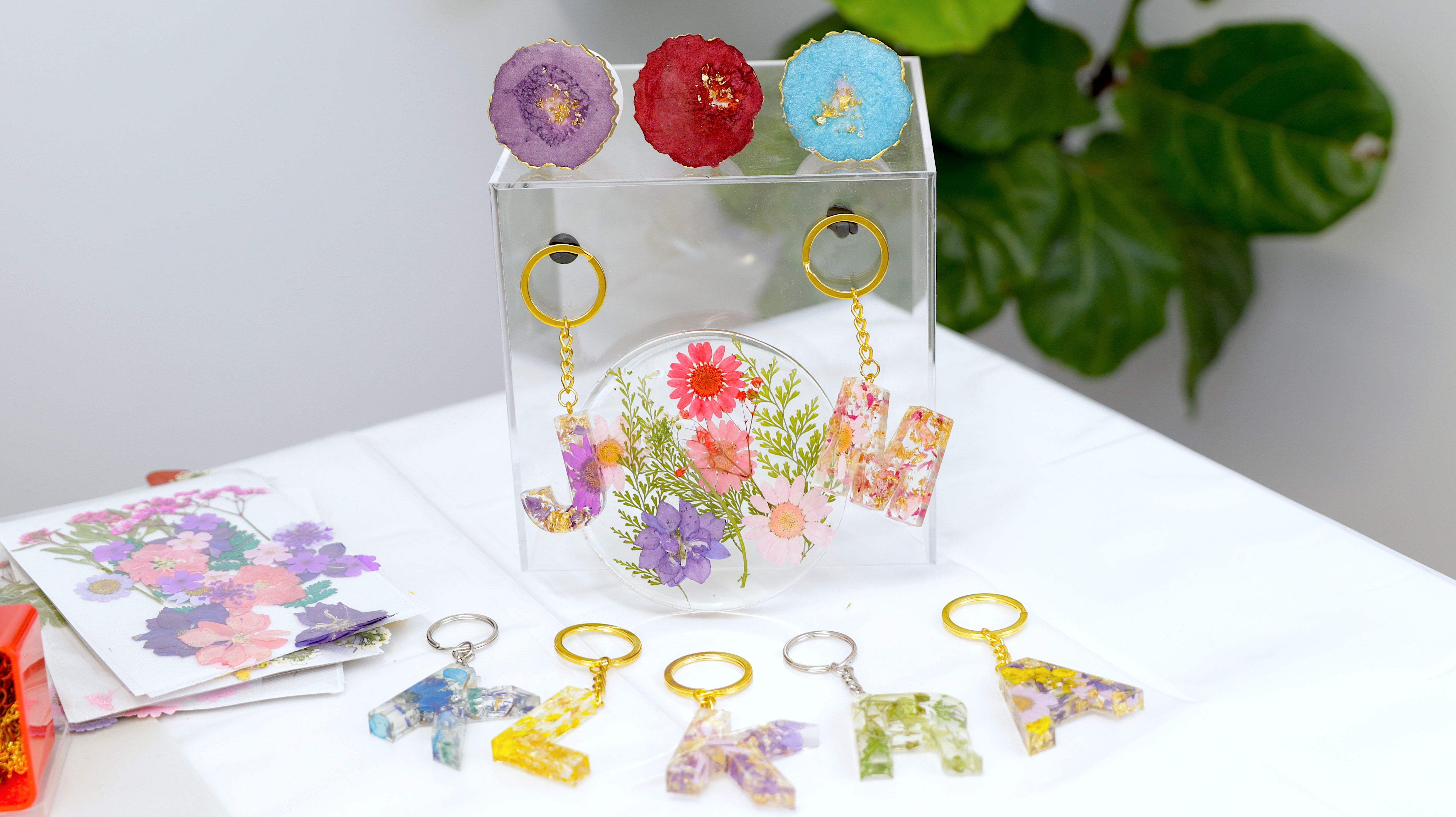 Epoxy Resin Jewelry Gifts - Our Virginia Home